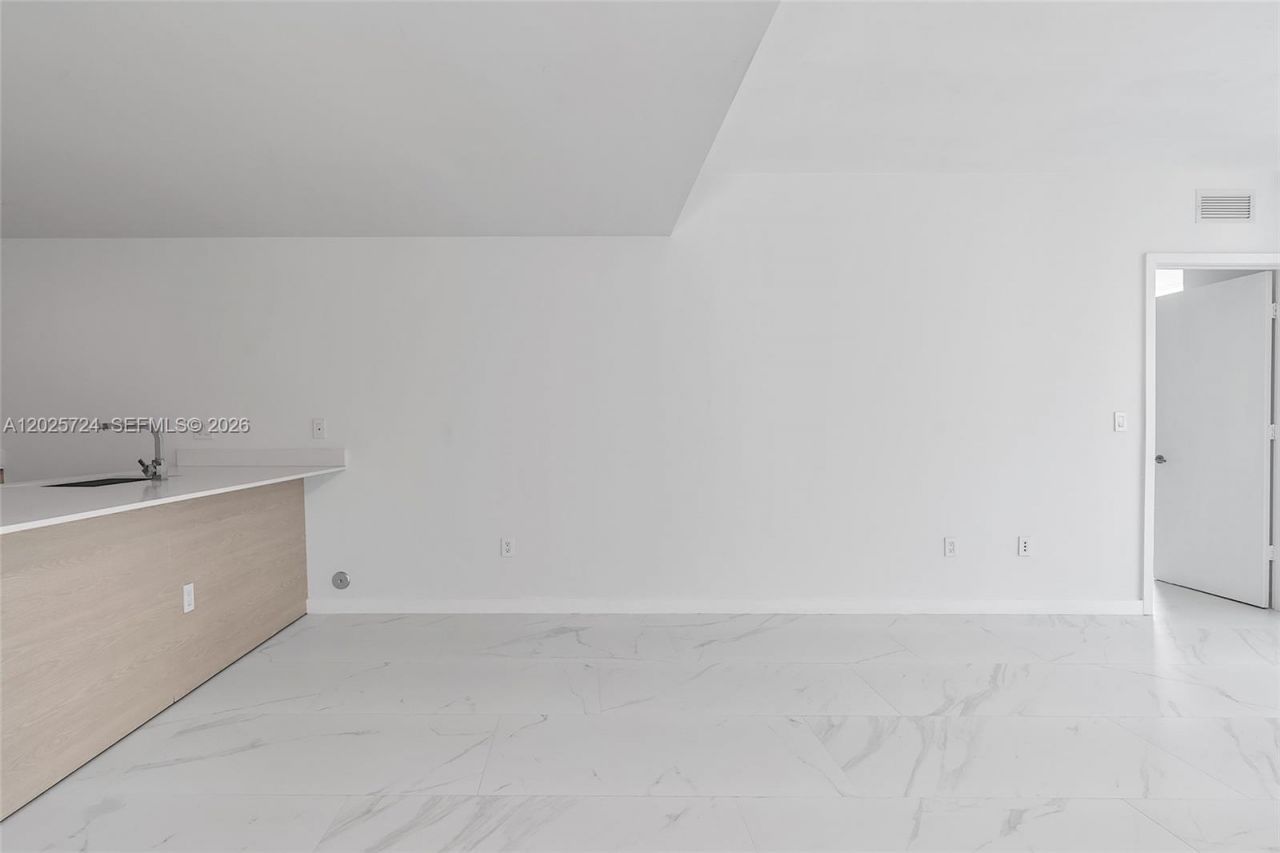 1300 S Miami Ave , Unit 3211, Miami, FL 33130 Photo