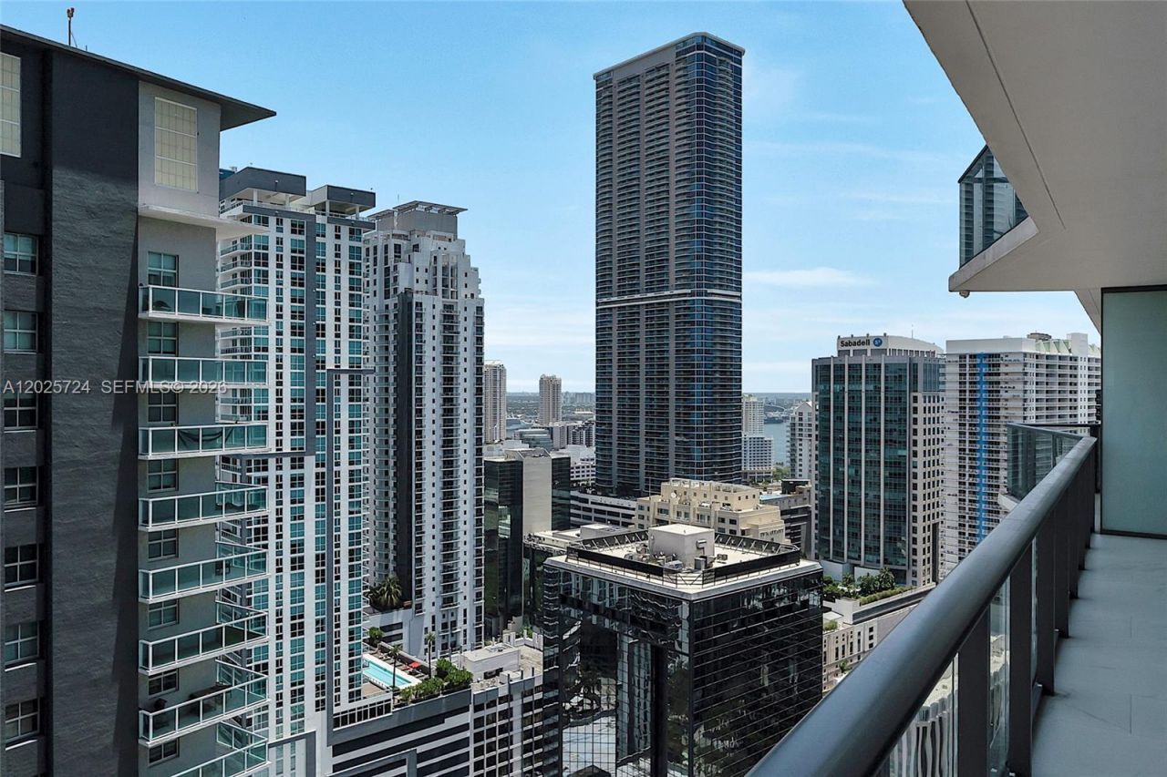 1300 S Miami Ave , Unit 3211, Miami, FL 33130 Photo