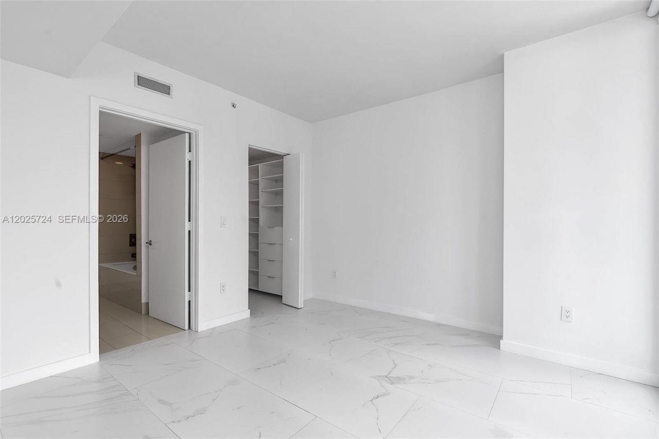 1300 S Miami Ave , Unit 3211, Miami, FL 33130 Photo