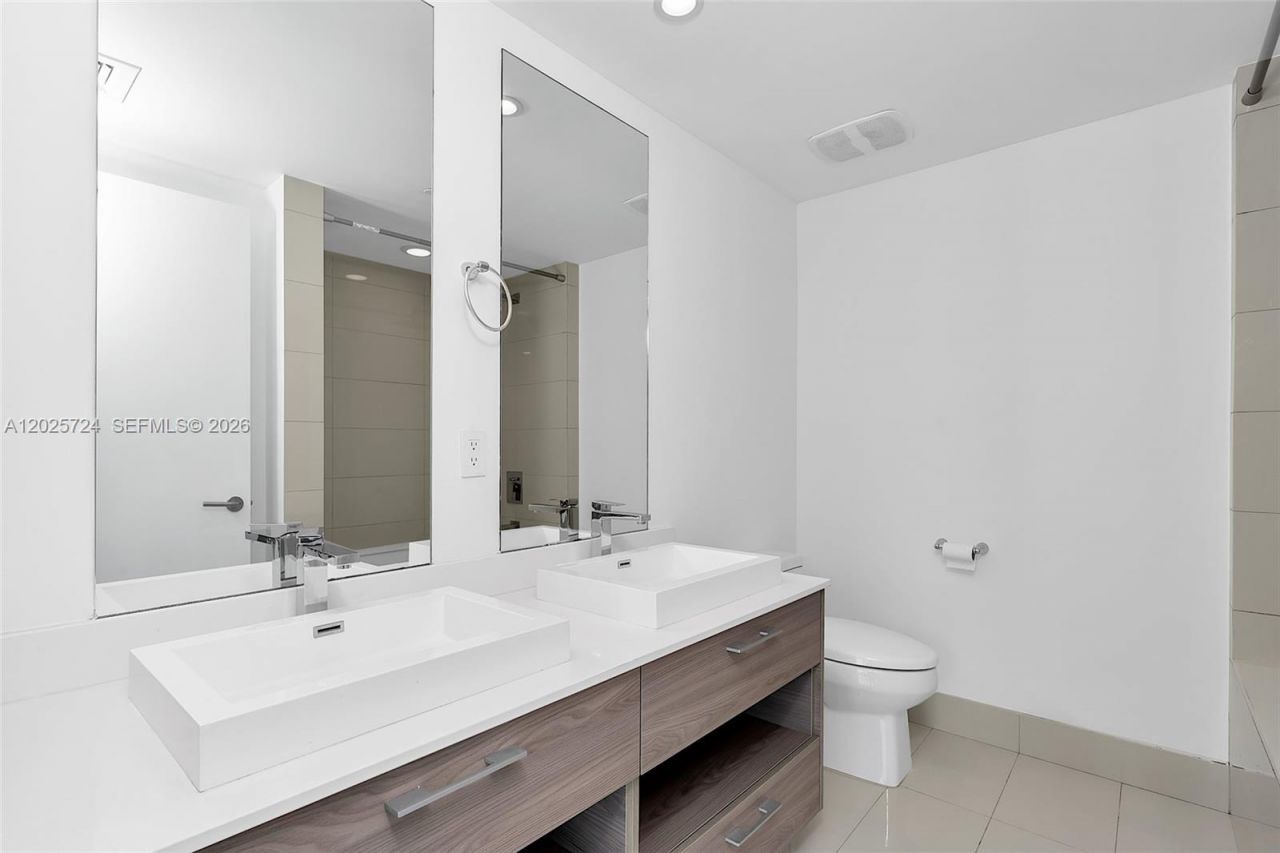 1300 S Miami Ave , Unit 3211, Miami, FL 33130 Photo