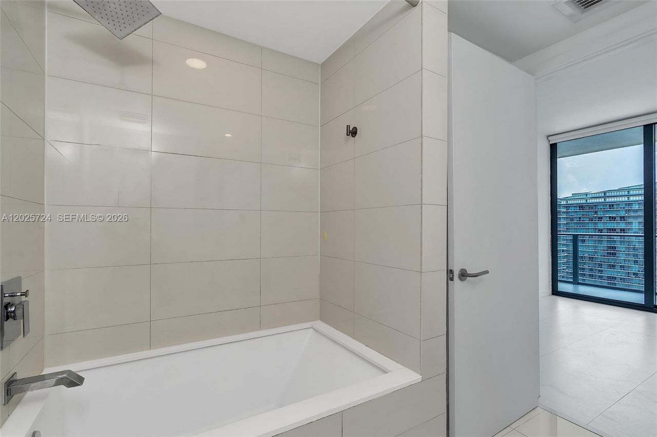 1300 S Miami Ave , Unit 3211, Miami, FL 33130 Photo