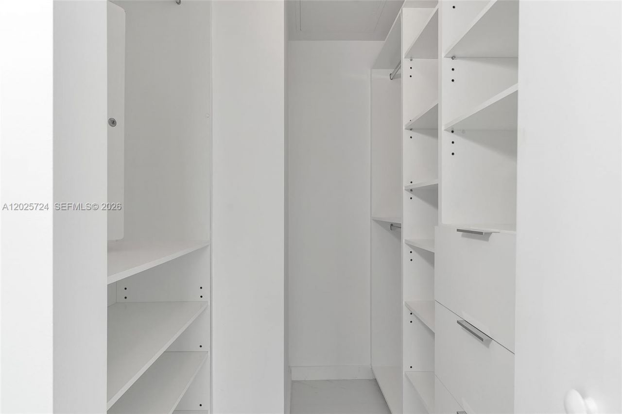 1300 S Miami Ave , Unit 3211, Miami, FL 33130 Photo