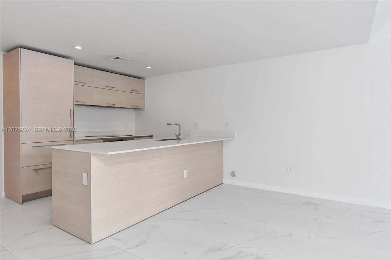 1300 S Miami Ave , Unit 3211, Miami, FL 33130 Photo