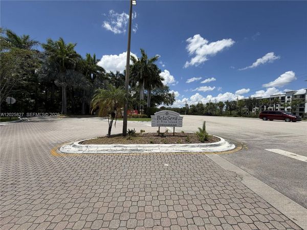 731 N Pine Island Rd , Unit 401, Plantation, FL 33324