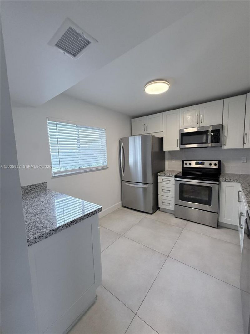 731 N Pine Island Rd , Unit 401, Plantation, FL 33324 Photo