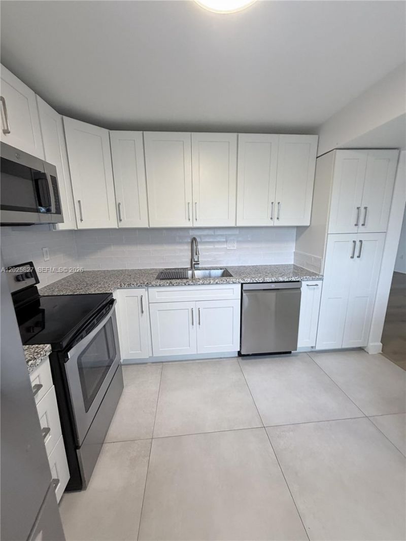 731 N Pine Island Rd , Unit 401, Plantation, FL 33324 Photo