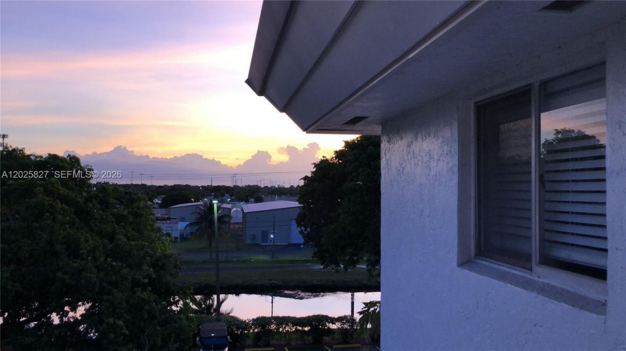 731 N Pine Island Rd , Unit 401, Plantation, FL 33324 Photo