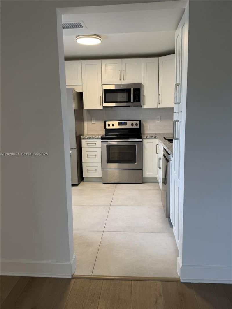 731 N Pine Island Rd , Unit 401, Plantation, FL 33324 Photo