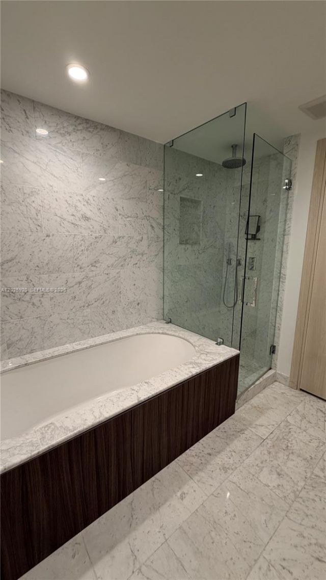 1000 Brickell , Unit 2014, Miami, FL 33131 Photo