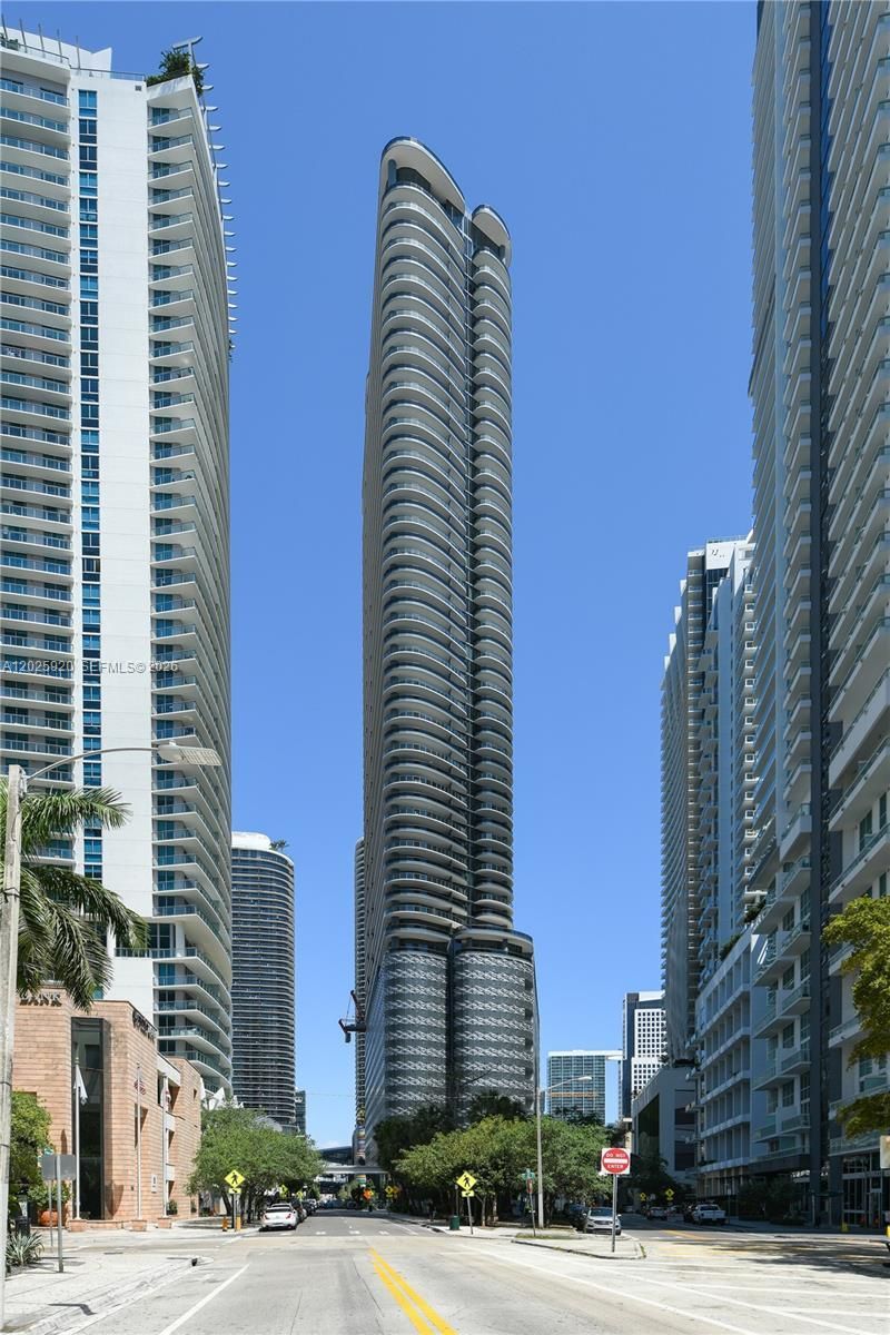 1000 Brickell , Unit 2014, Miami, FL 33131 Photo