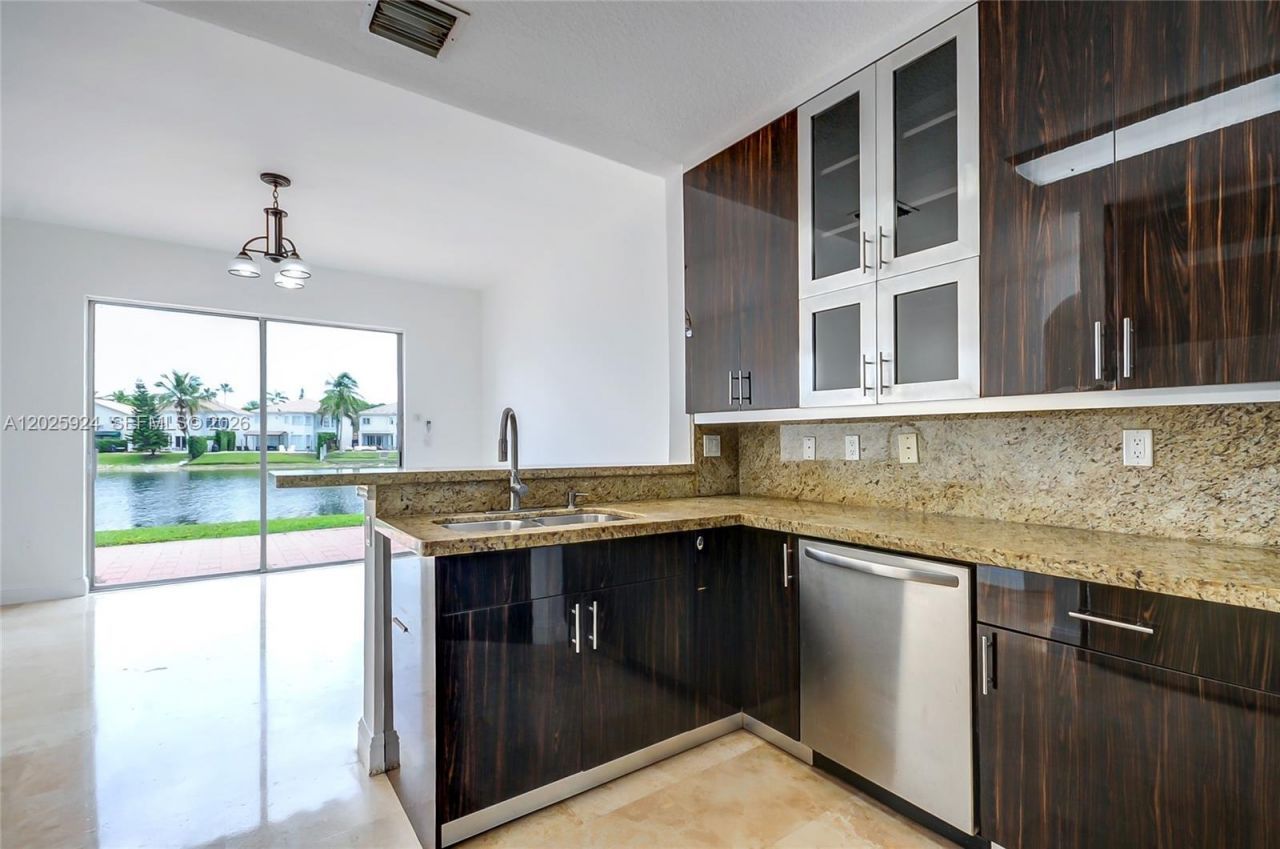 11184 NW 73rd St , Doral, FL 33178 Photo