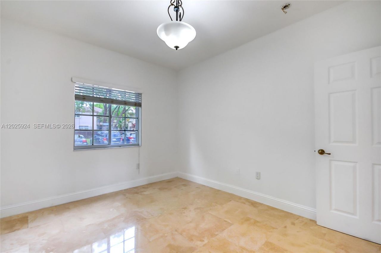 11184 NW 73rd St , Doral, FL 33178 Photo