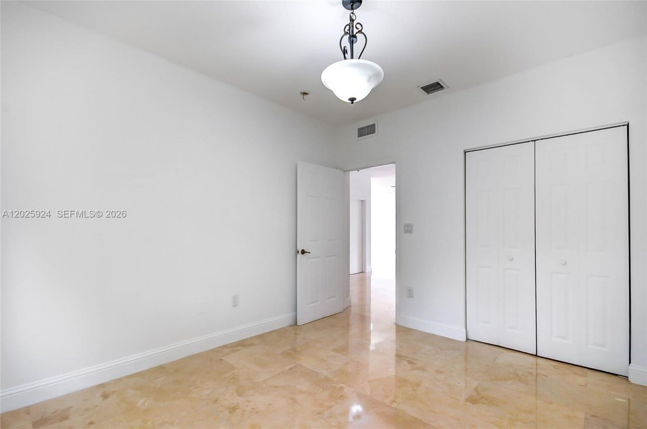 11184 NW 73rd St , Doral, FL 33178 Photo