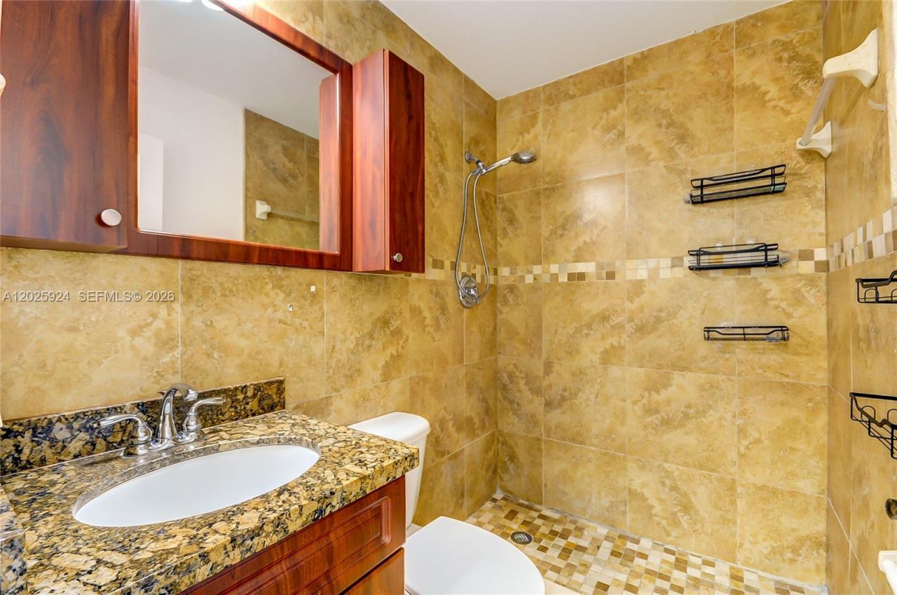 11184 NW 73rd St , Doral, FL 33178 Photo