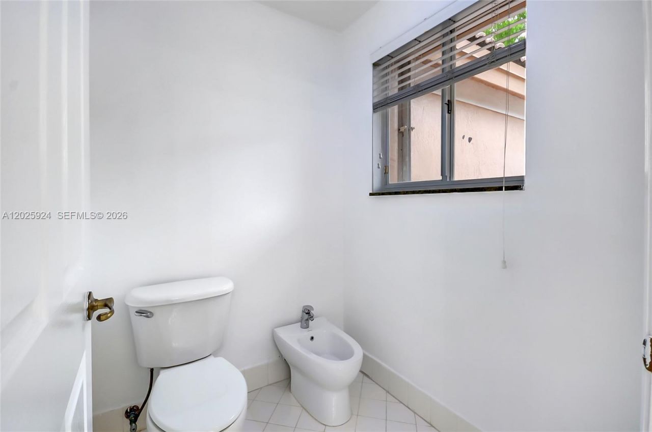 11184 NW 73rd St , Doral, FL 33178 Photo