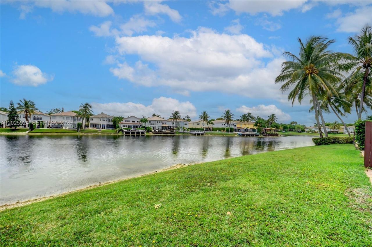 11184 NW 73rd St , Doral, FL 33178 Photo