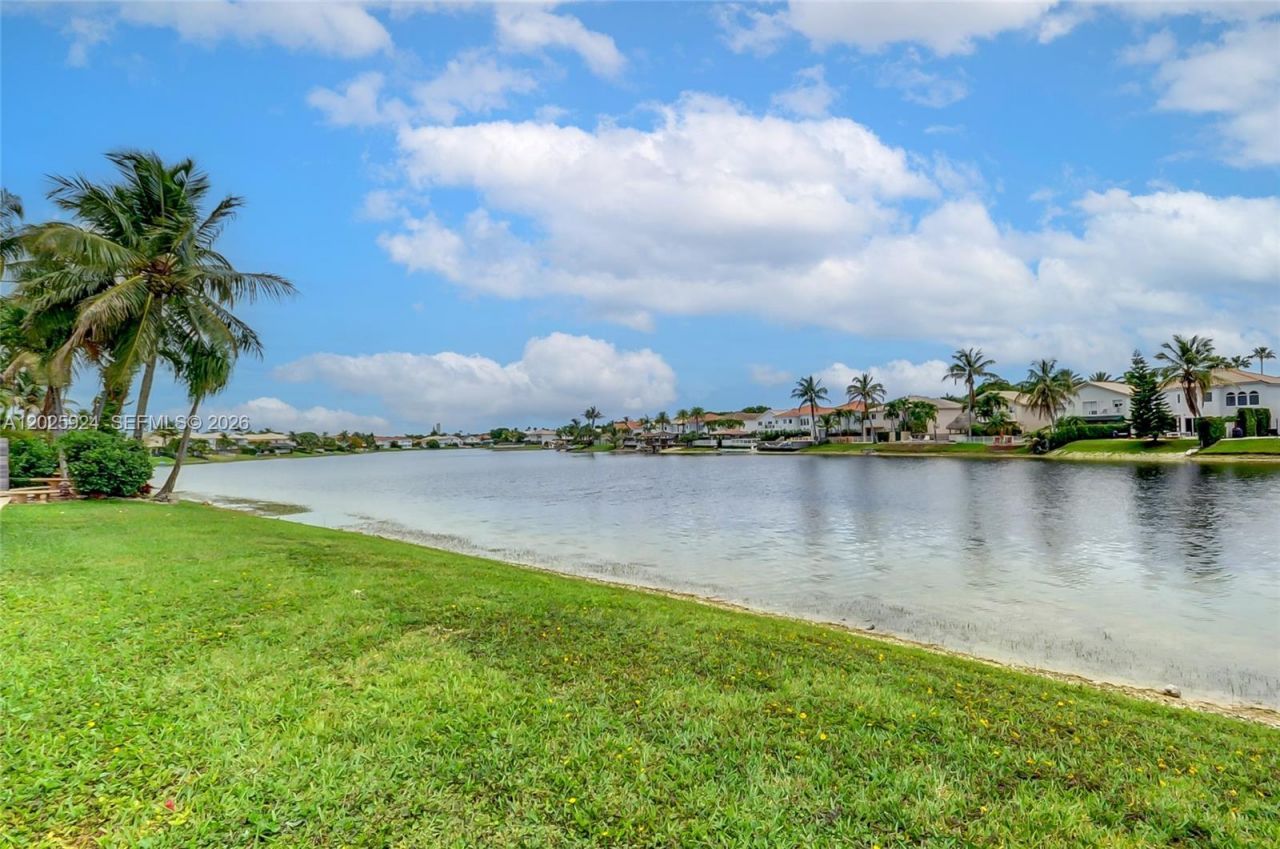 11184 NW 73rd St , Doral, FL 33178 Photo