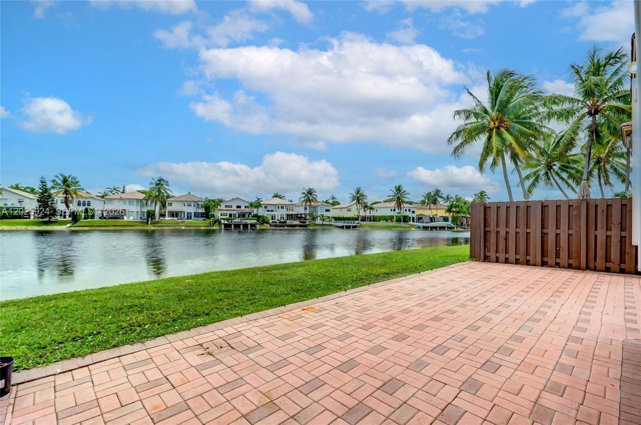 11184 NW 73rd St , Doral, FL 33178 Photo