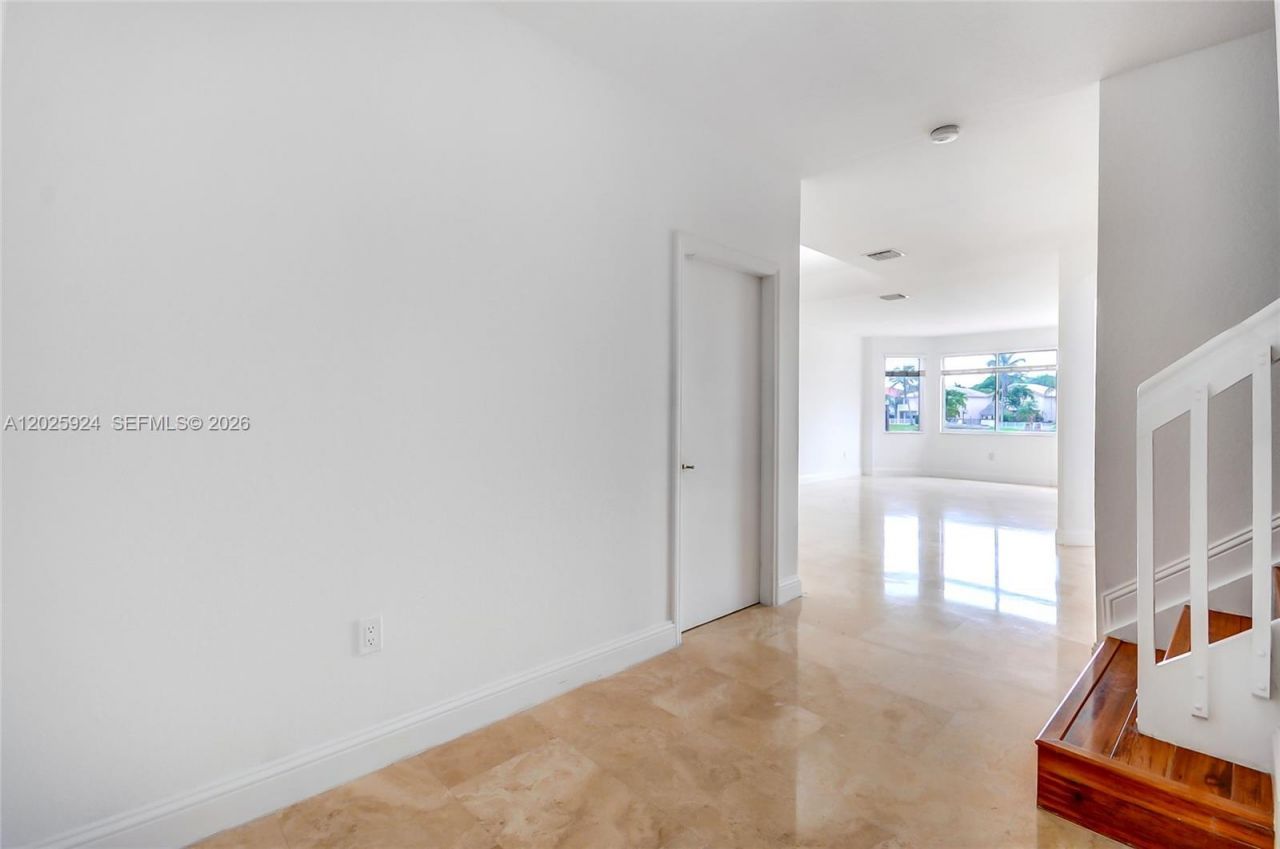 11184 NW 73rd St , Doral, FL 33178 Photo