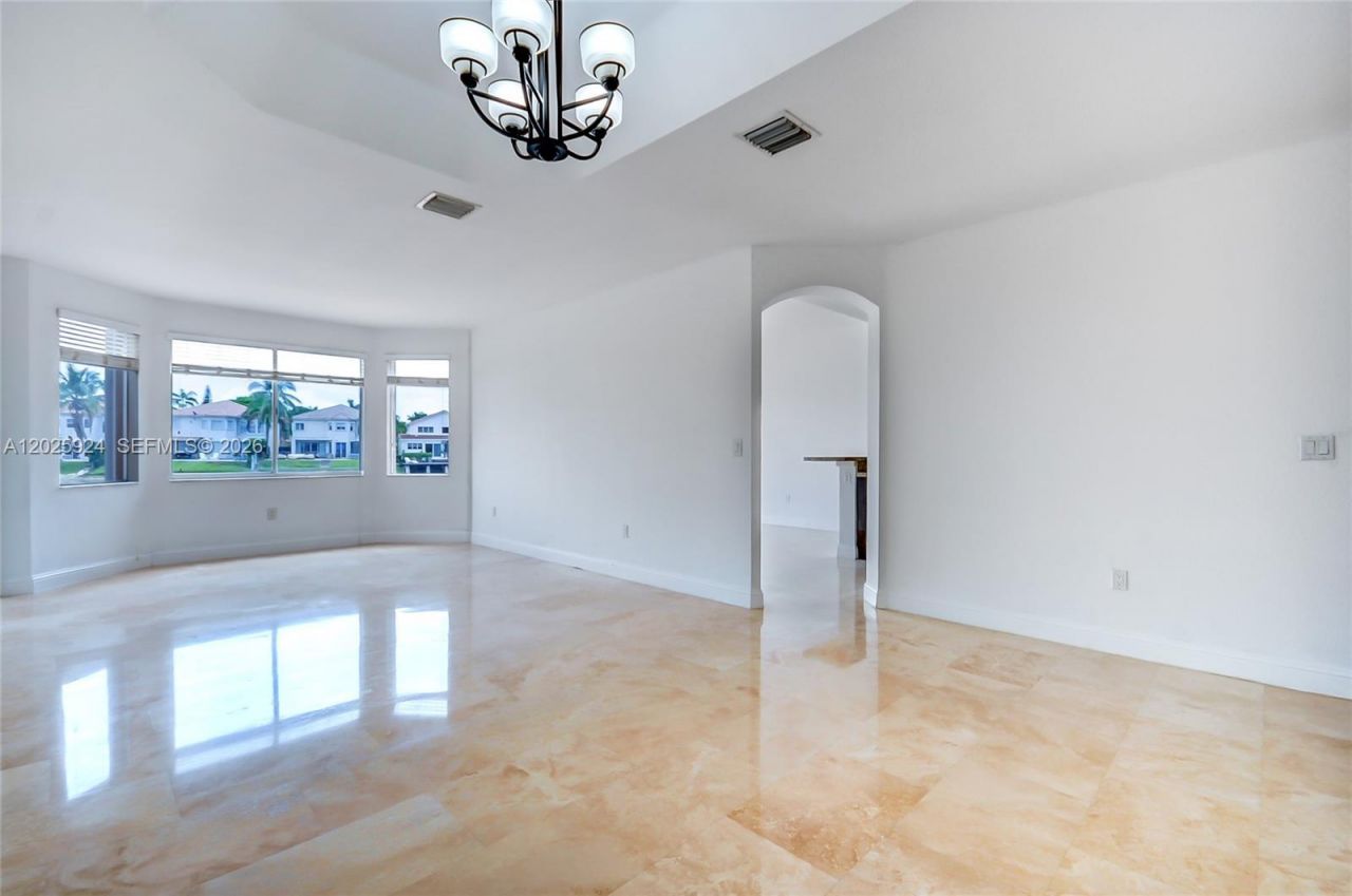 11184 NW 73rd St , Doral, FL 33178 Photo