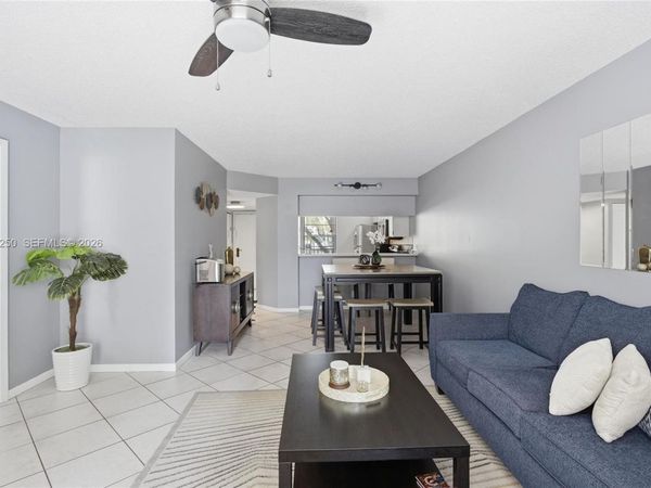 10451 W Broward Blvd, Unit 209, Plantation, FL 33324