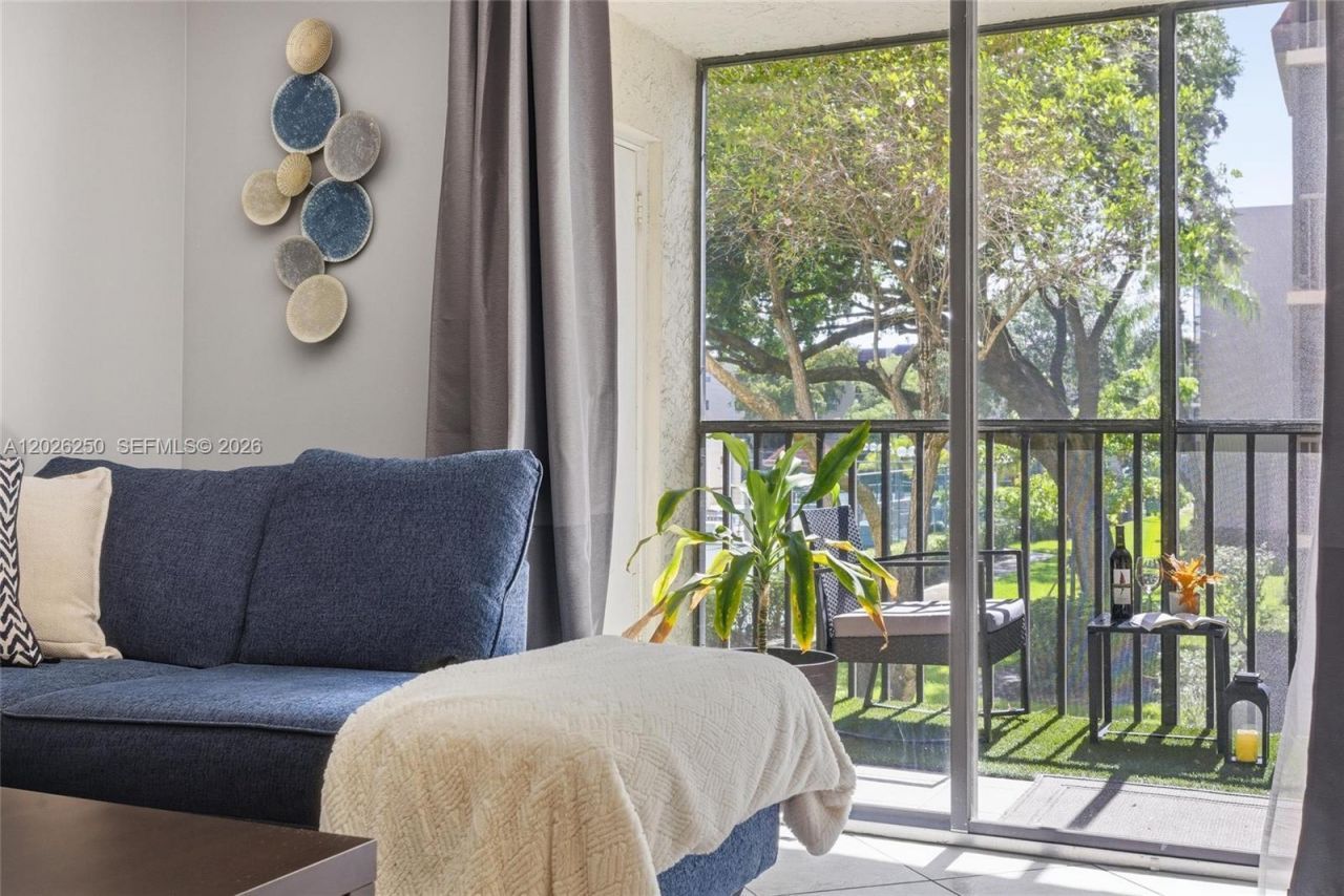 10451 W Broward Blvd, Unit 209, Plantation, FL 33324 Photo