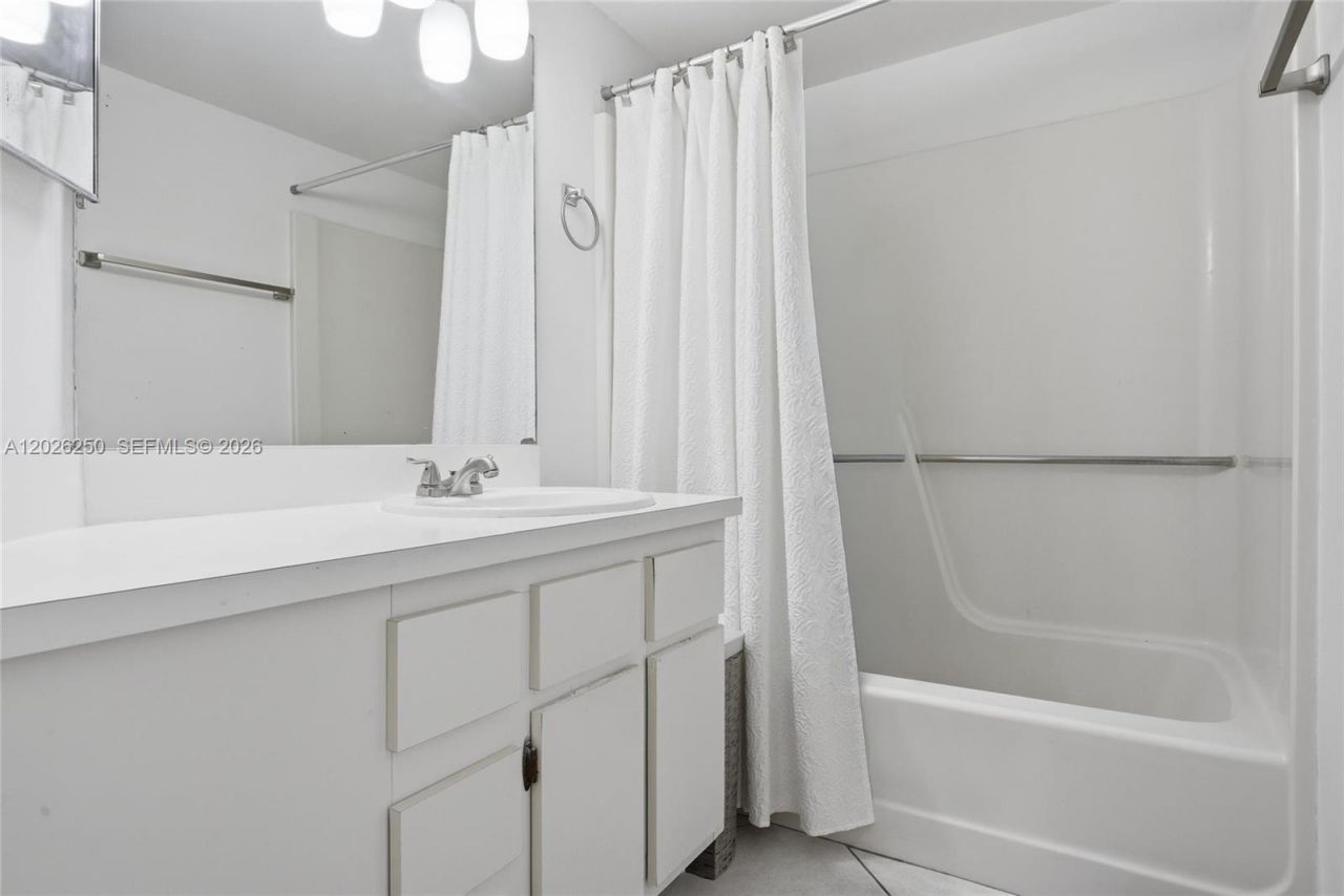 10451 W Broward Blvd, Unit 209, Plantation, FL 33324 Photo