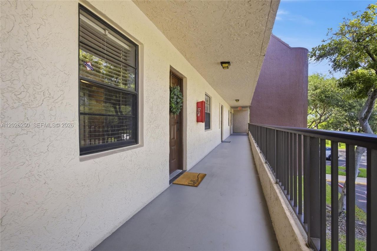 10451 W Broward Blvd, Unit 209, Plantation, FL 33324 Photo