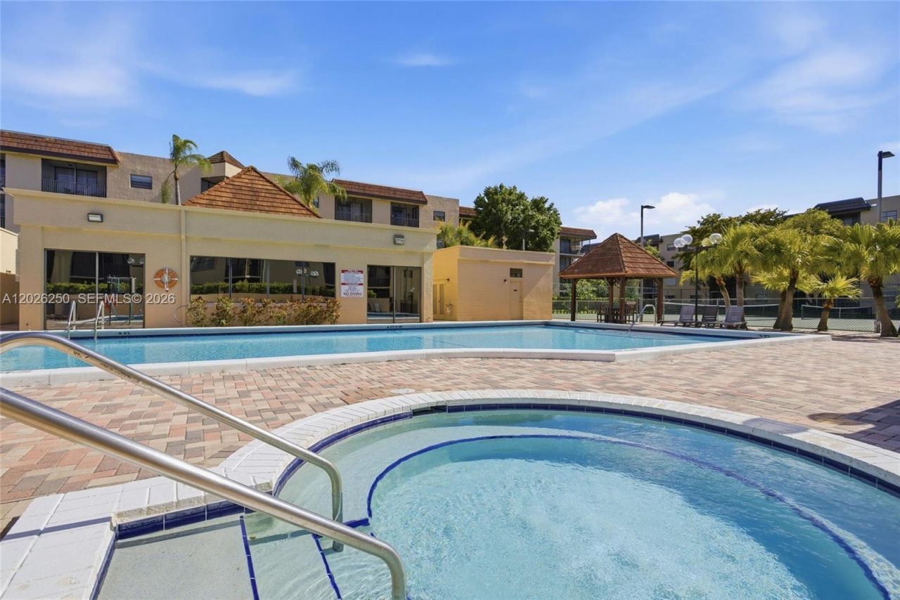 10451 W Broward Blvd, Unit 209, Plantation, FL 33324 Photo