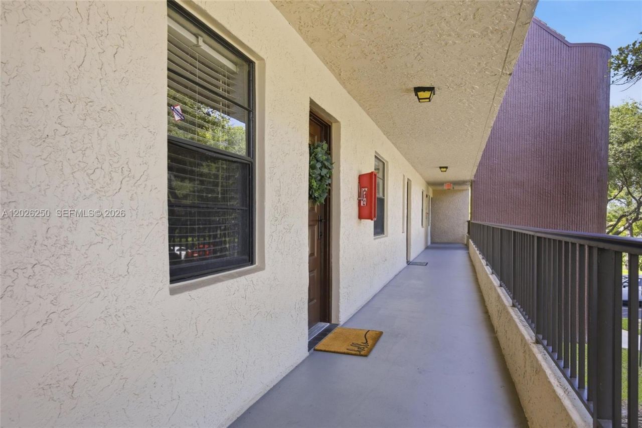 10451 W Broward Blvd, Unit 209, Plantation, FL 33324 Photo