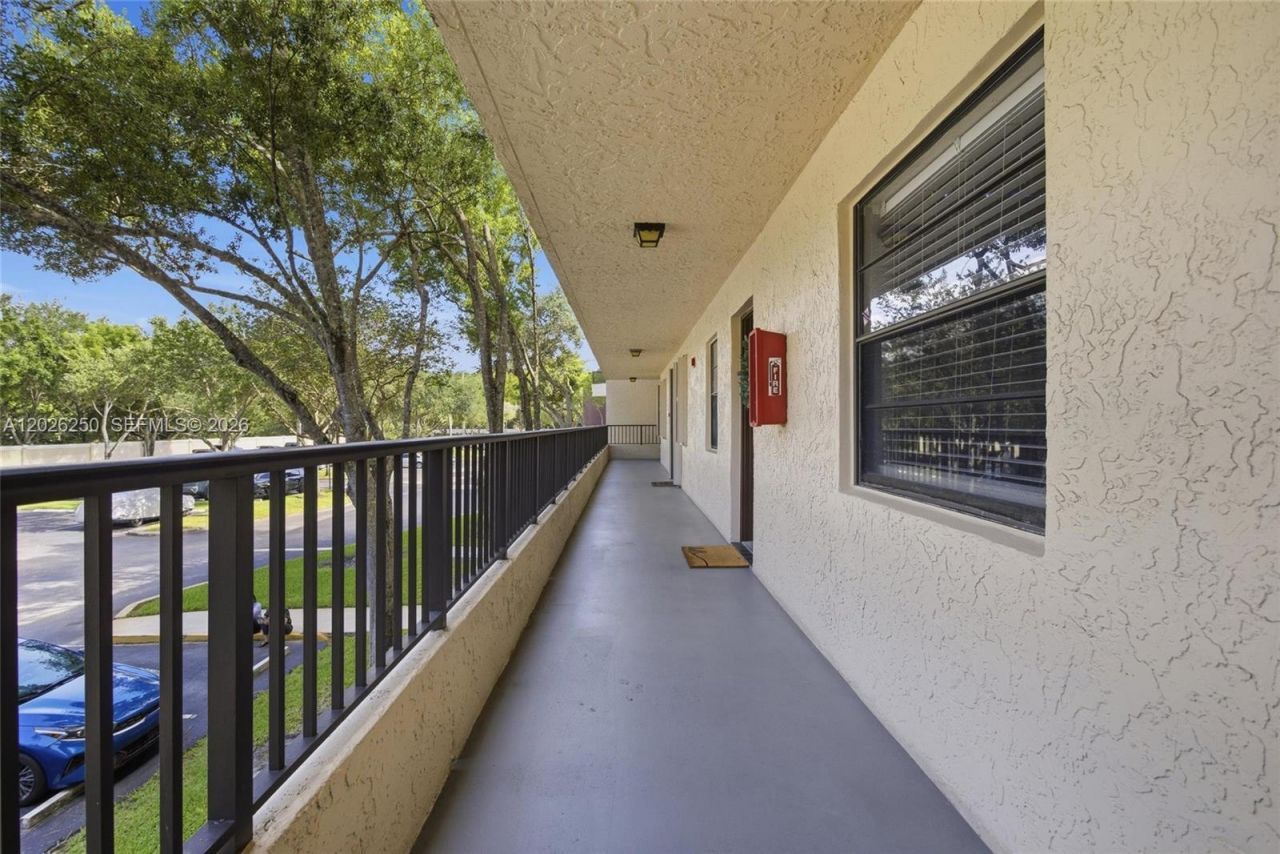 10451 W Broward Blvd, Unit 209, Plantation, FL 33324 Photo