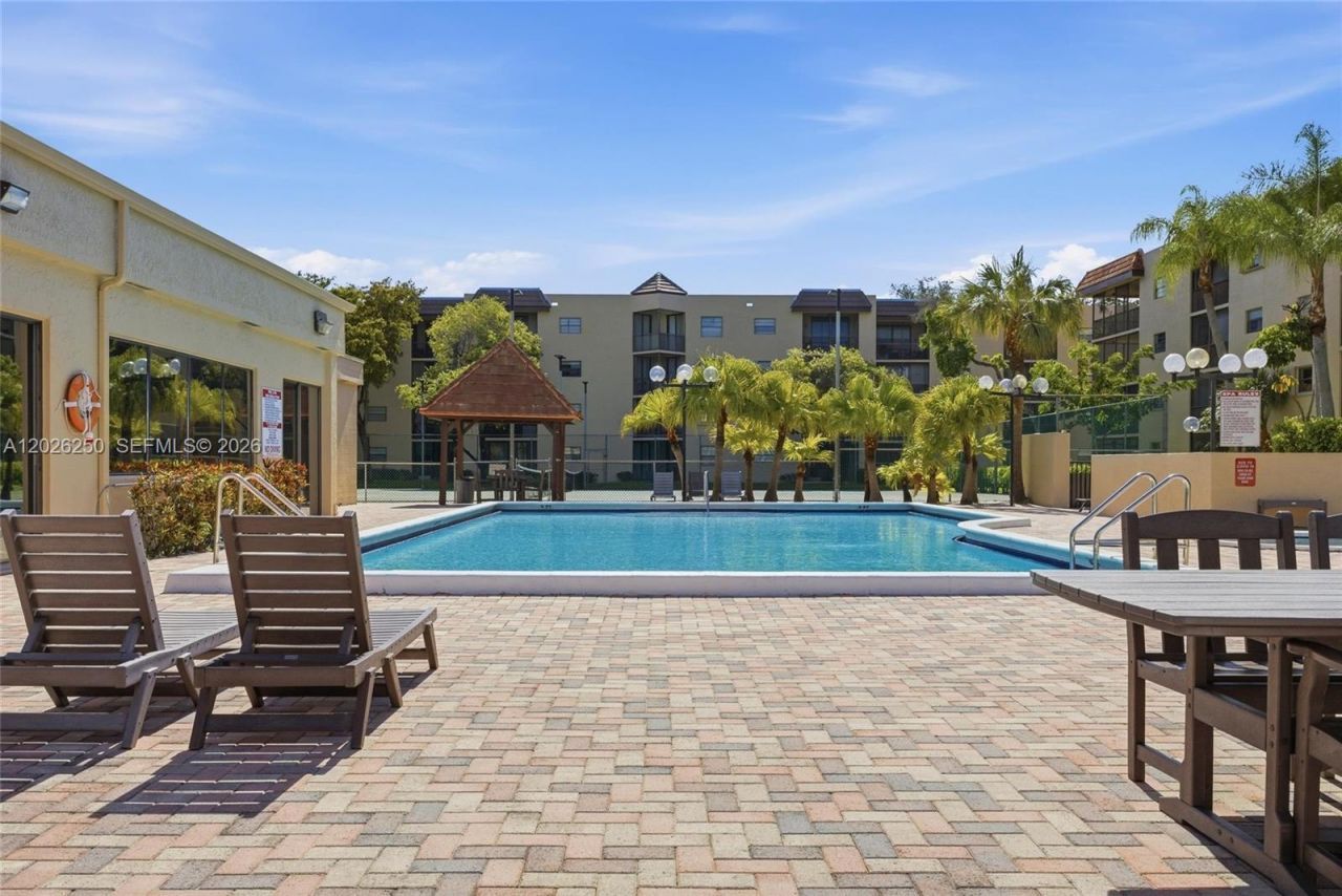 10451 W Broward Blvd, Unit 209, Plantation, FL 33324 Photo