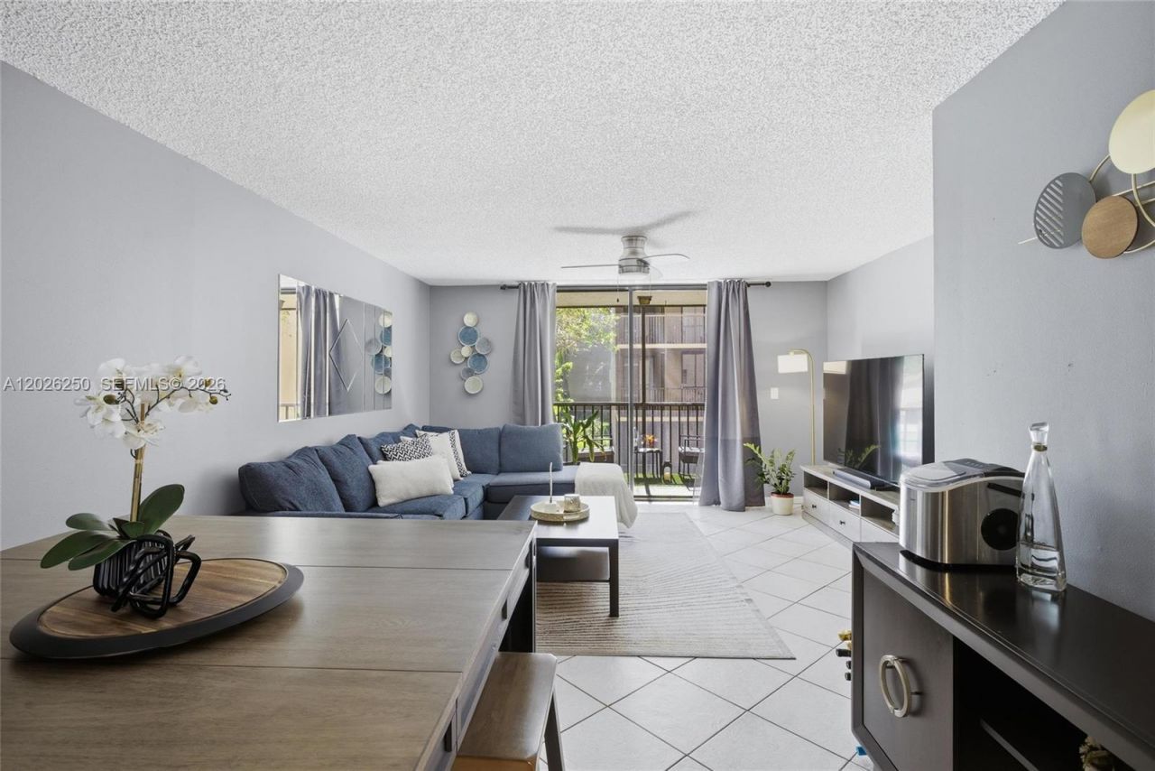 10451 W Broward Blvd, Unit 209, Plantation, FL 33324 Photo