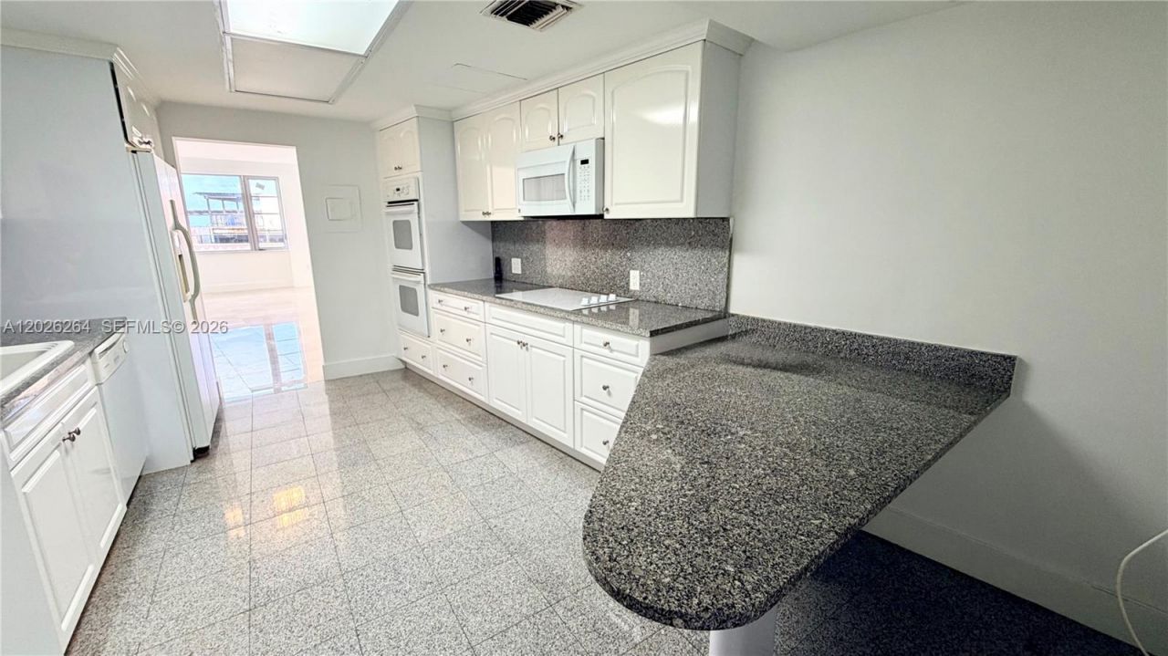 Please Call For Address, Unit 15B, Miami Beach, FL 33140 Photo