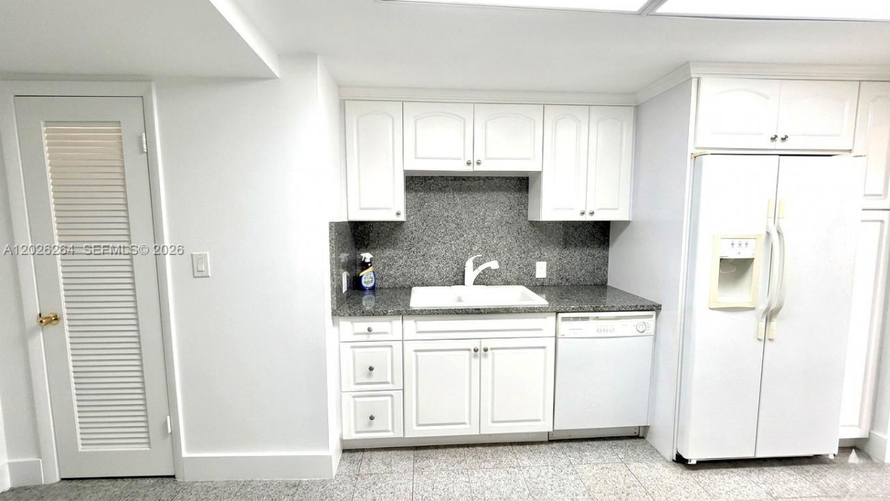 Please Call For Address, Unit 15B, Miami Beach, FL 33140 Photo