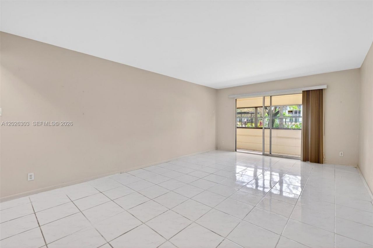 1400 SW 124th Ter, Unit 111Q, Pembroke Pines, FL 33027 Photo