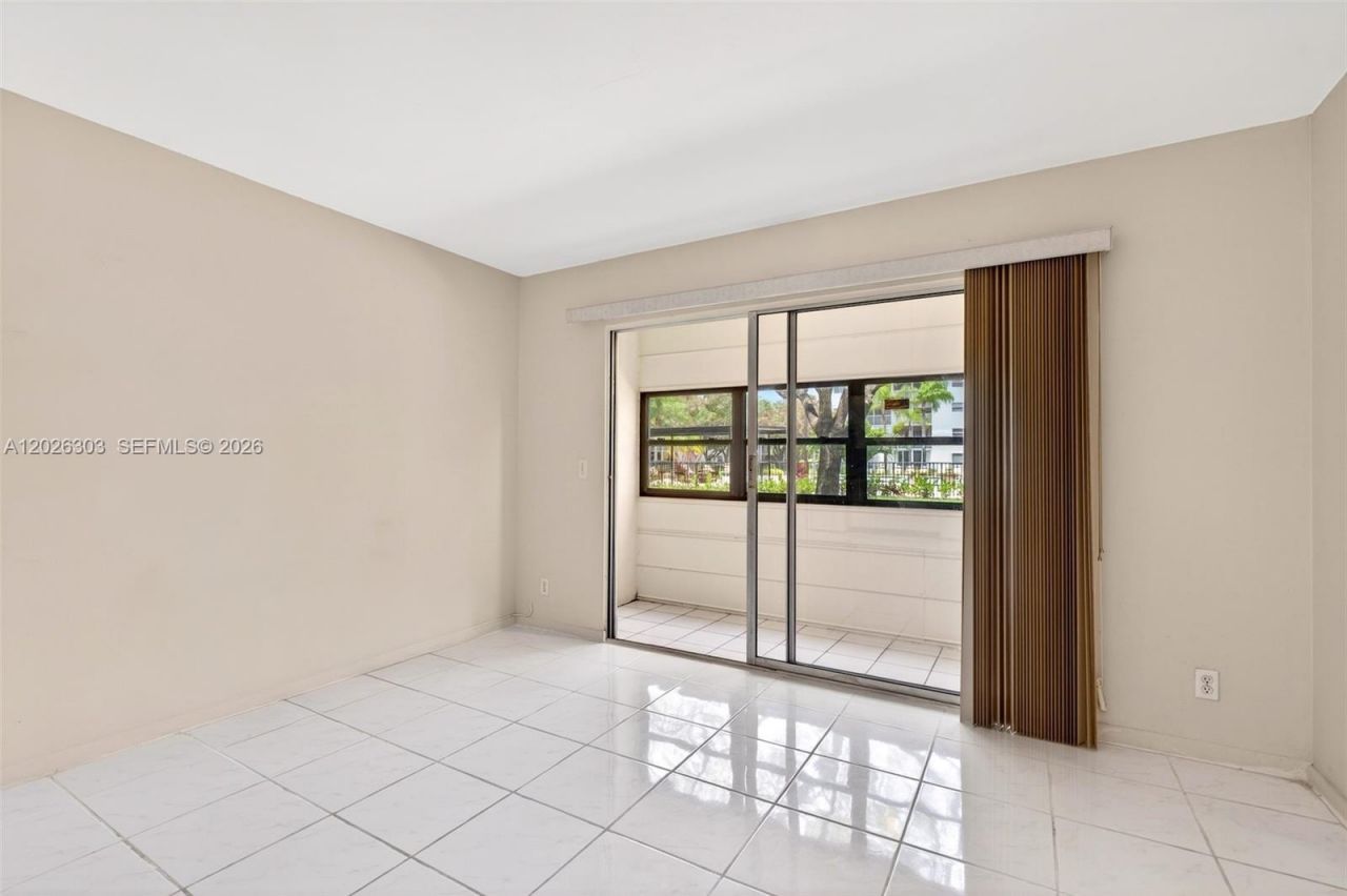 1400 SW 124th Ter, Unit 111Q, Pembroke Pines, FL 33027 Photo