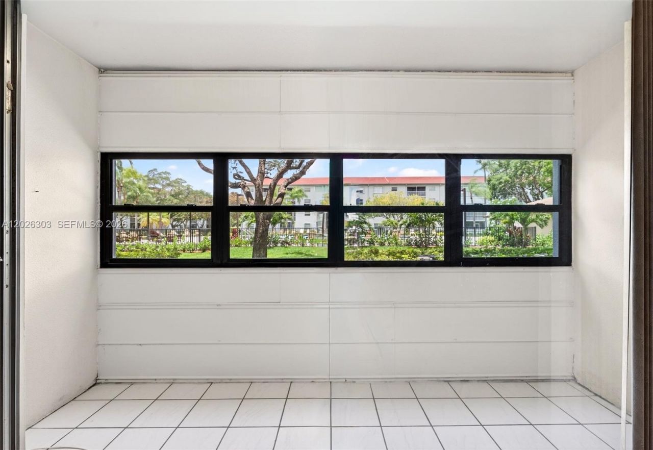 1400 SW 124th Ter, Unit 111Q, Pembroke Pines, FL 33027 Photo