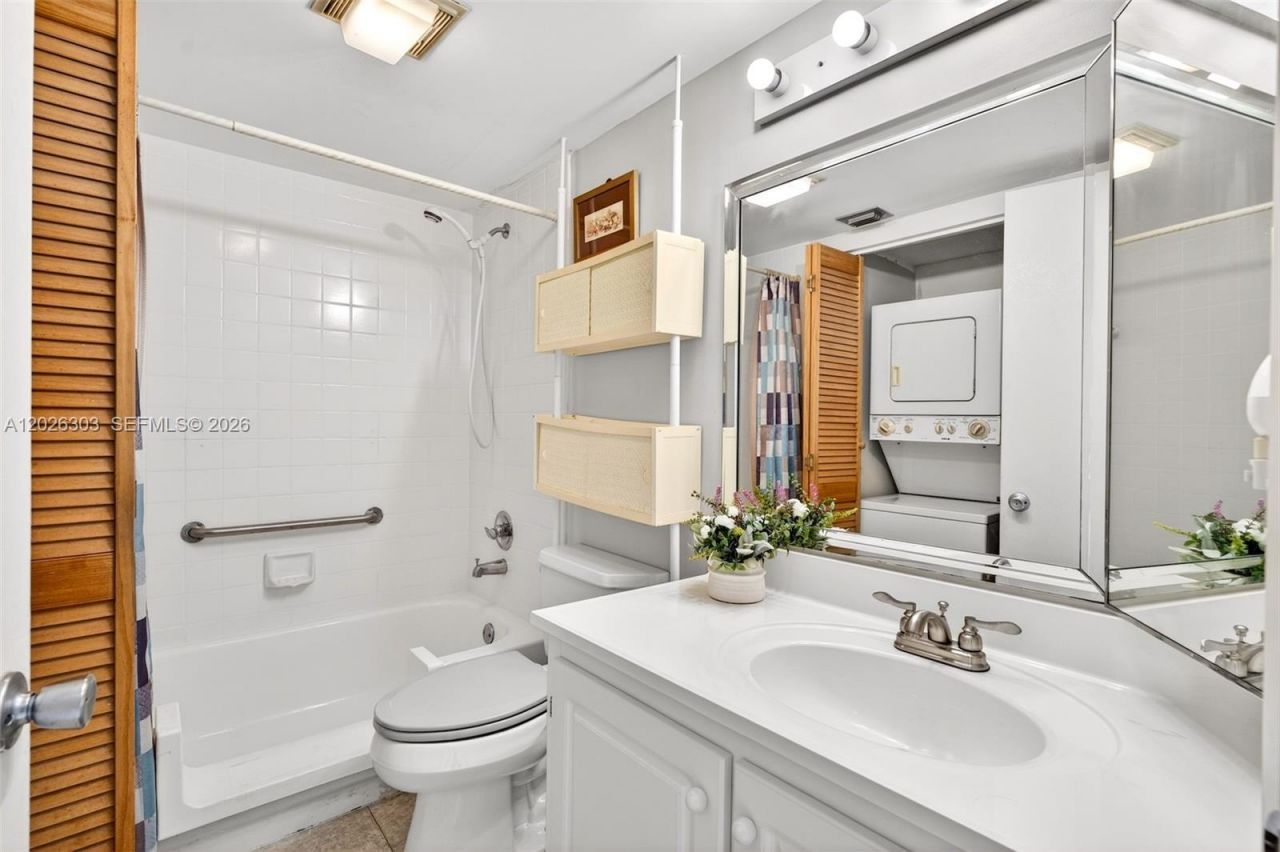 1400 SW 124th Ter, Unit 111Q, Pembroke Pines, FL 33027 Photo
