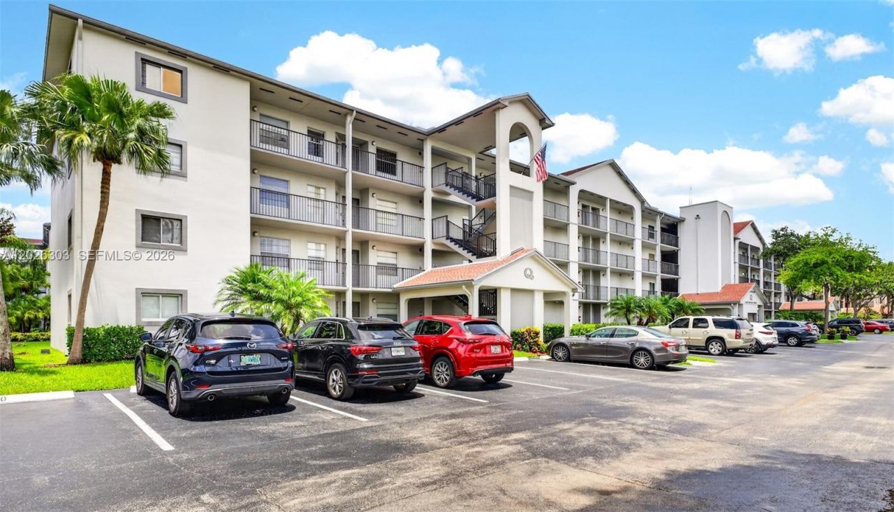 1400 SW 124th Ter, Unit 111Q, Pembroke Pines, FL 33027 Photo