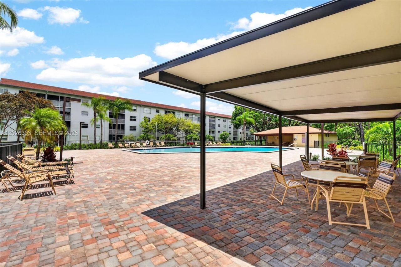 1400 SW 124th Ter, Unit 111Q, Pembroke Pines, FL 33027 Photo