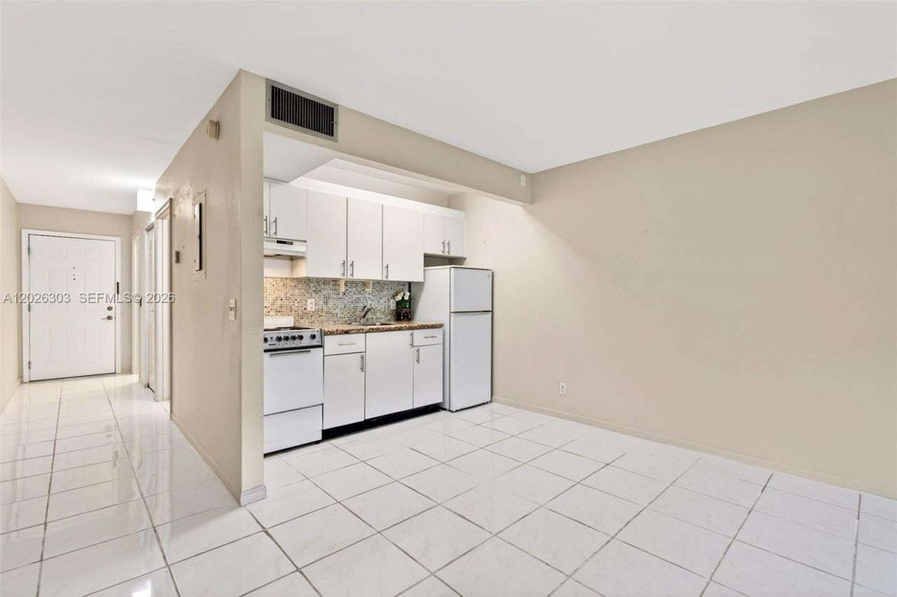 1400 SW 124th Ter, Unit 111Q, Pembroke Pines, FL 33027 Photo