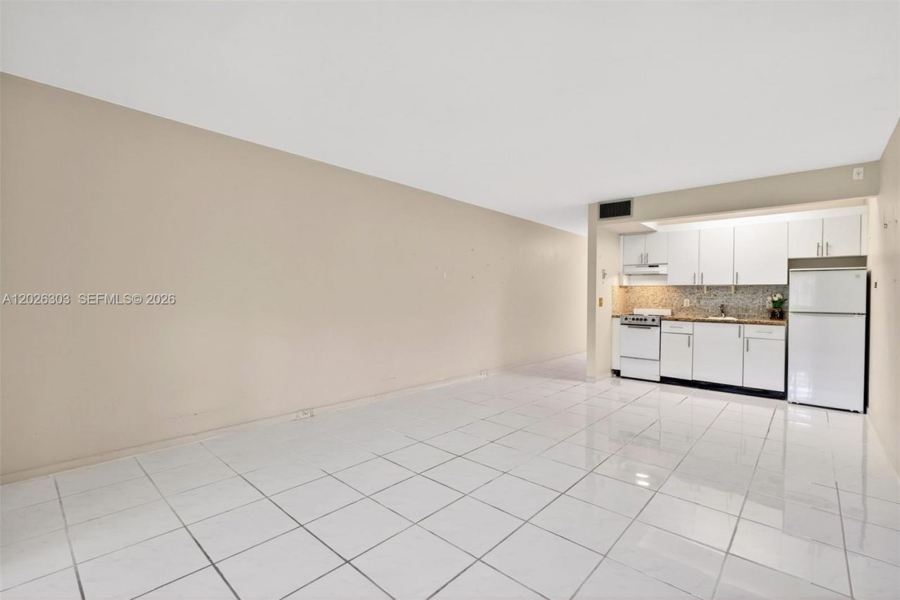 1400 SW 124th Ter, Unit 111Q, Pembroke Pines, FL 33027 Photo