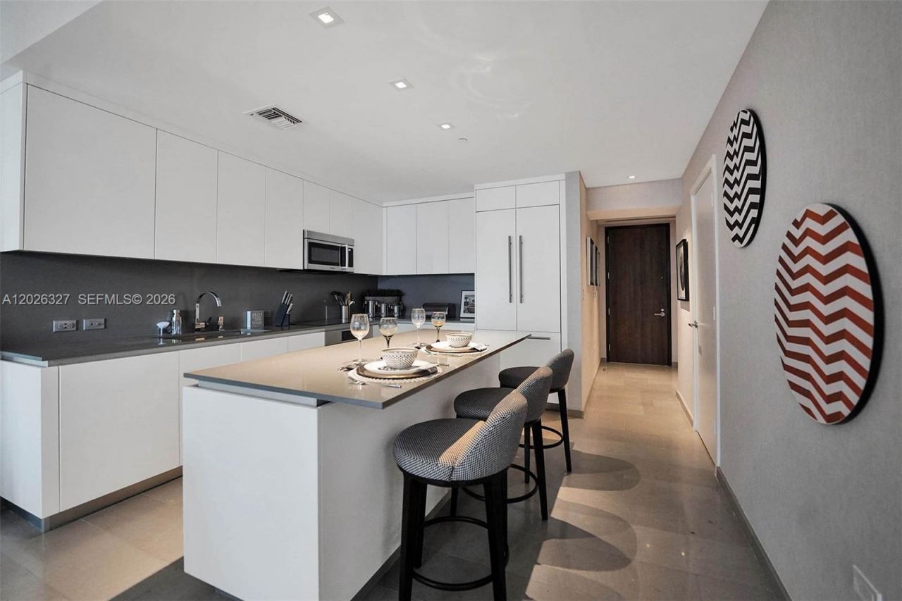 88 SW 7th St , Unit 1408, Miami, FL 33130 Photo