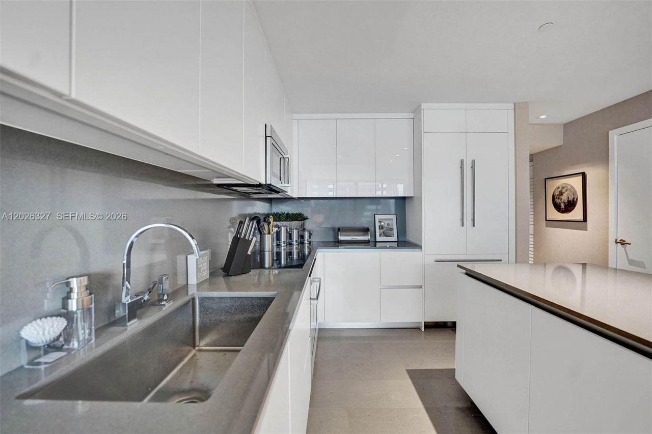 88 SW 7th St , Unit 1408, Miami, FL 33130 Photo