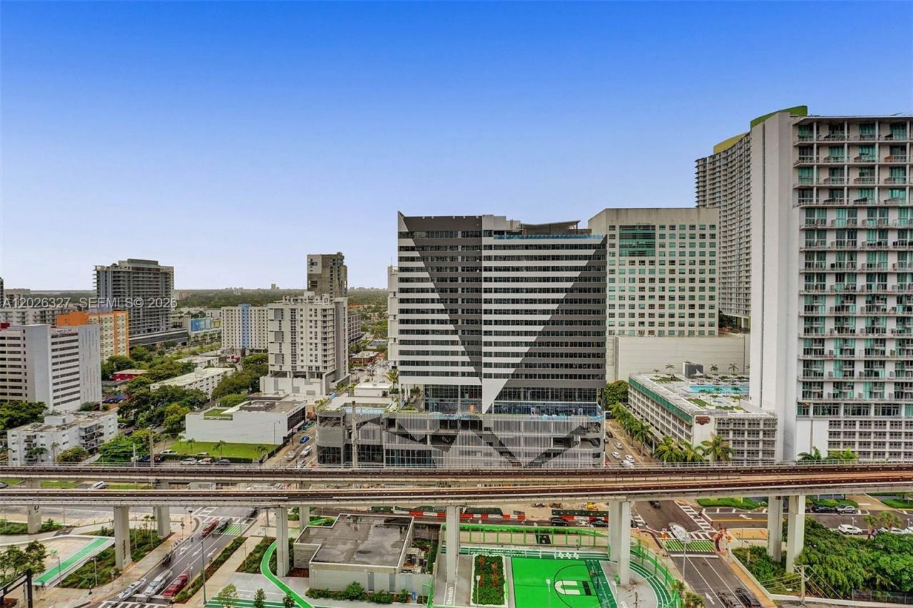 88 SW 7th St , Unit 1408, Miami, FL 33130 Photo