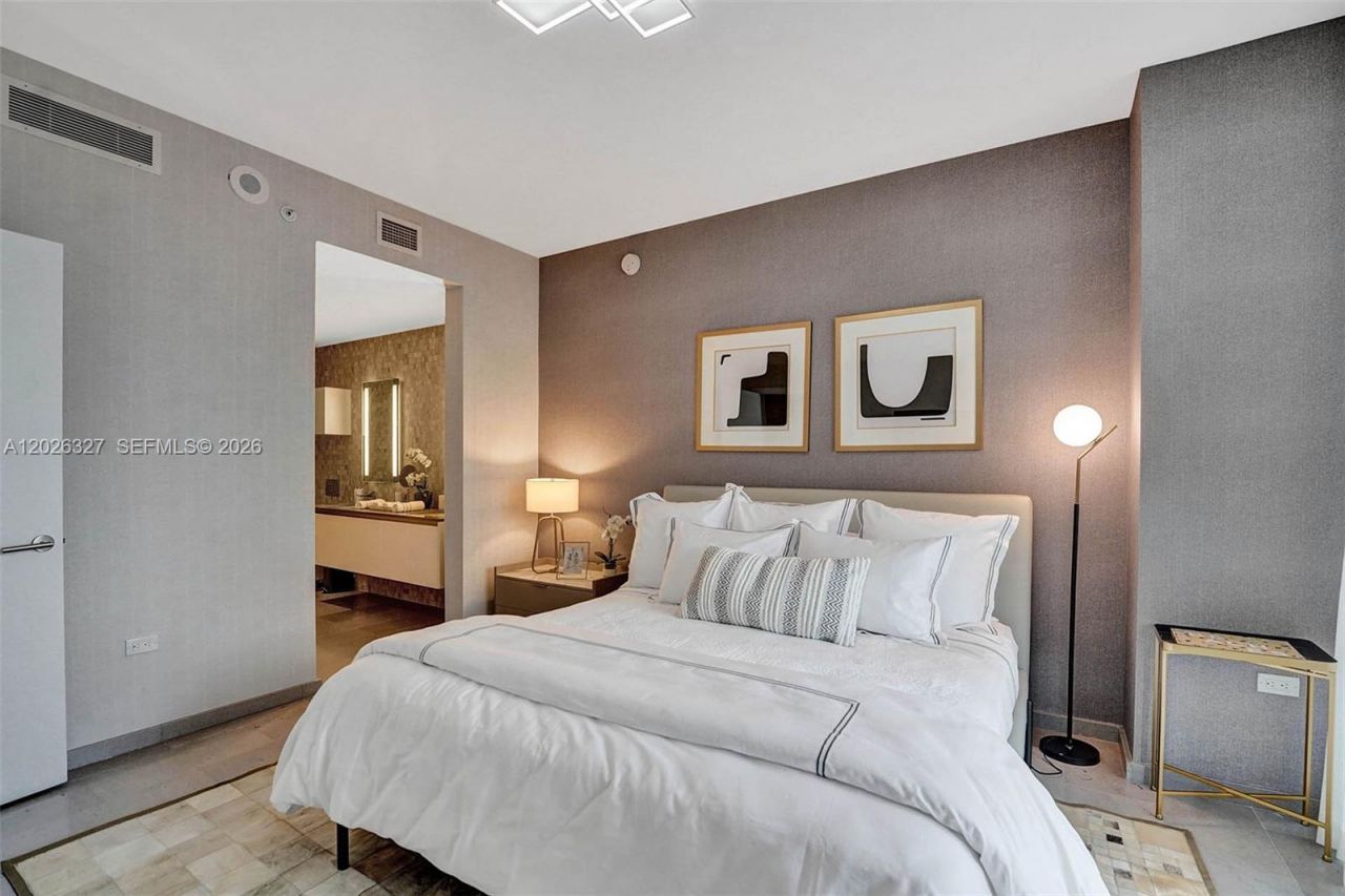 88 SW 7th St , Unit 1408, Miami, FL 33130 Photo