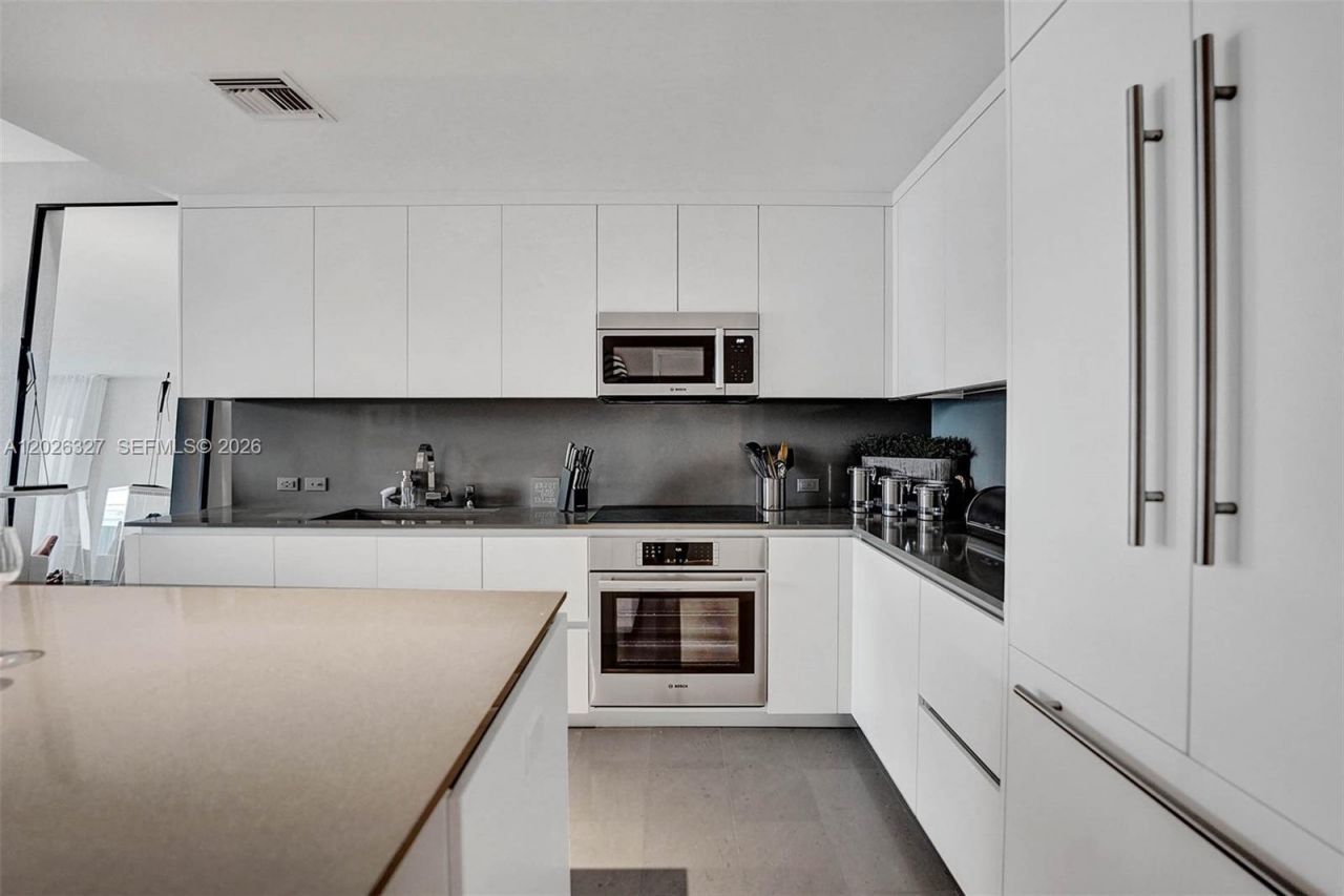 88 SW 7th St , Unit 1408, Miami, FL 33130 Photo