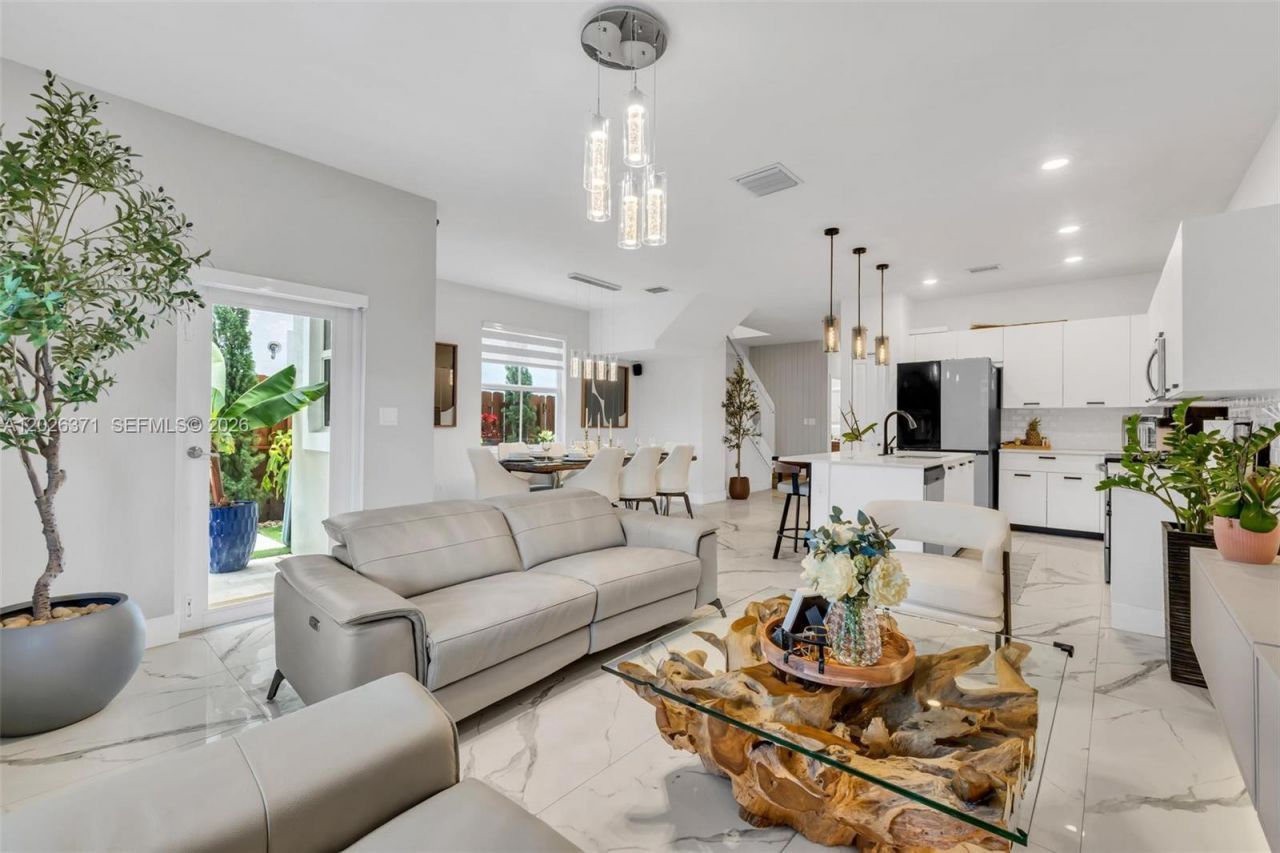 2273 NW 131st Cir , Miami, FL 33167 Photo