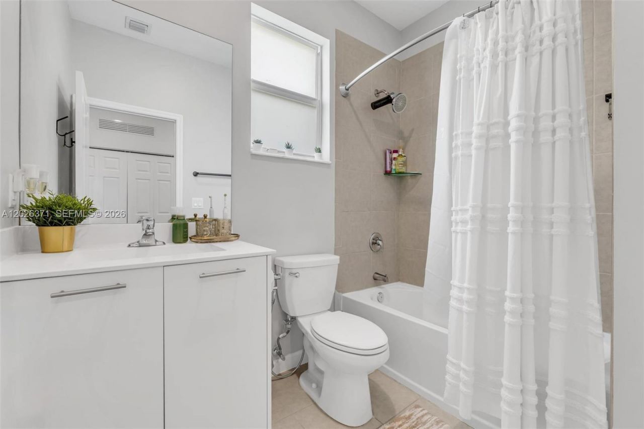 2273 NW 131st Cir , Miami, FL 33167 Photo